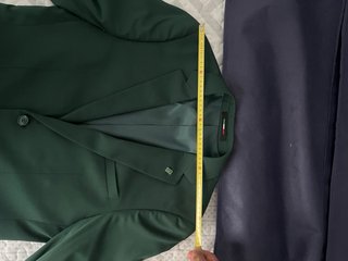 Traje di Prego verde