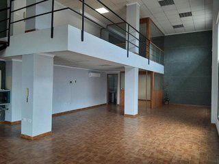 Local comercial en alquiler en La Paz en Villena