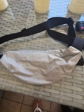 Riñonera Calvin Klein plateada