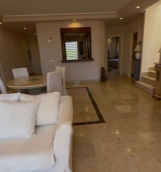 Ático en alquiler en Nueva Andalucía centro en Marbella