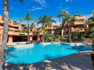 Ático en alquiler en Nueva Andalucía centro en Marbella