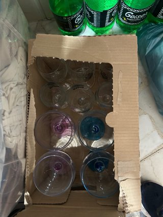 Vasos y copas de cristal y plástico