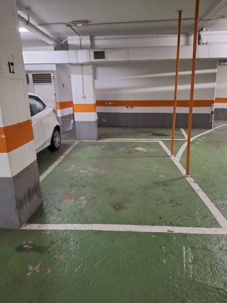 Garaje en alquiler en Ensanche - Sar en Santiago de Compostela
