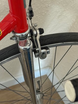 Bicicleta de carretera roja Zelaris