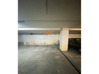 Garaje en venta en Ensanche - Sar en Santiago de Compostela