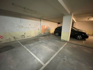 Garaje en venta en Ensanche - Sar en Santiago de Compostela