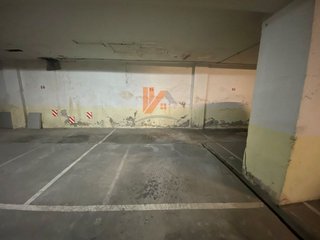 Garaje en venta en Ensanche - Sar en Santiago de Compostela