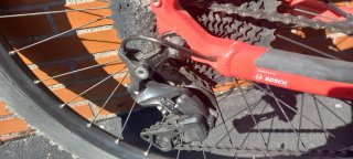 Bicicleta Eléctrica Montaña Cube Roja/Amarilla