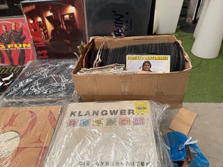 Lote de 400 discos vinilos y 150 aingle