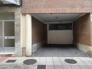 Garaje en venta en Noreña
