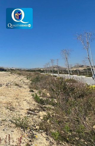 Terreno en venta en Vistahermosa en Alicante