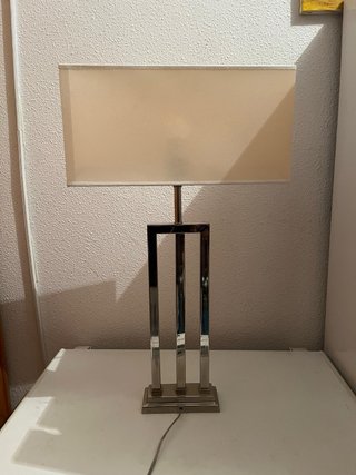 Lámpara de mesa moderna metal y papel
