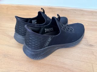 Skechers slip-ins Negras y Rojas talla 43
