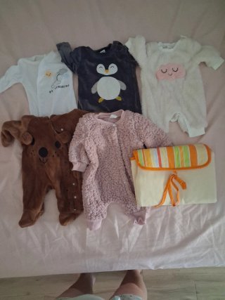 Conjunto primera puesta rosa bebé  +pijamas