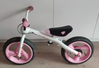 Bici de equilibrio infantil blanca y rosa