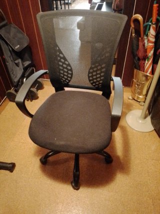 Silla de oficina negra