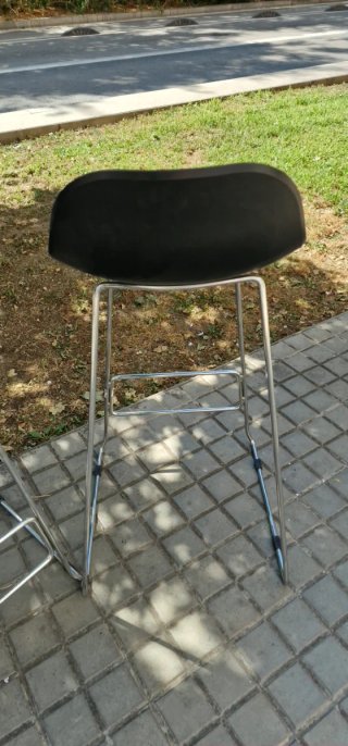Taburete alto con respaldo modelo Nut