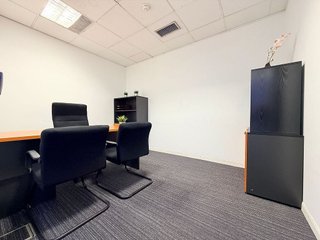 Oficina en alquiler en La Florida - El Plantío en Madrid