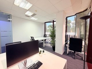 Oficina en alquiler en La Florida - El Plantío en Madrid