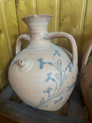Pareja de botijos con soporte madera