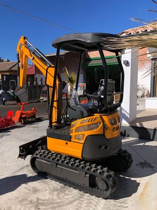 EXCAVADORA GIRATORIA 1.600 Kg KUBOTA Liquidación