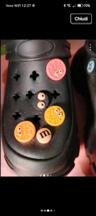 Sabot neri tipo Crocs con 10 charms