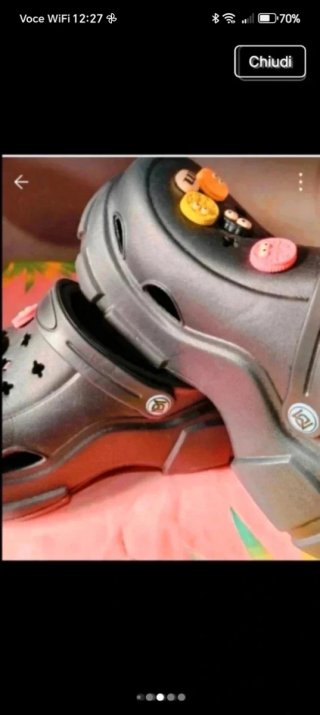 Sabot neri tipo Crocs con 10 charms