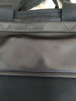 Maletín Targus para portátil y documentos de piel