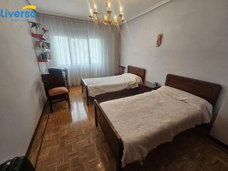 Piso en venta en Plaza España - Villa Pilar - Reyes Católicos - Vadillos en Burgos