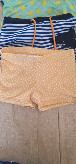 Lote bañadores niño talla 2-3 años