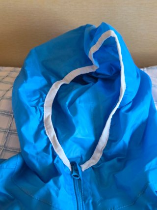 Chubasquero Quechua Azul NUEVO unisex