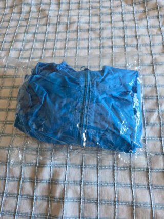Chubasquero Quechua Azul NUEVO unisex