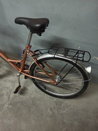 Bicicleta de paseo color cobre