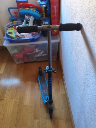 Patinete infantil azul
