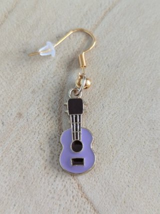 Pendientes guitarra morados esmaltados