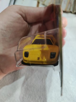 Hot Wheels Ferrari F40 Competizione Amarillo