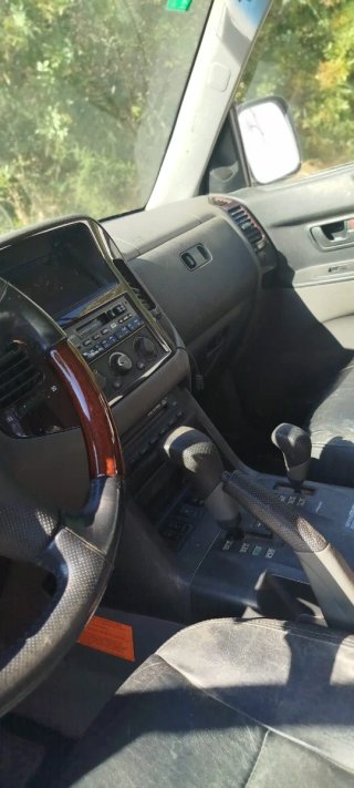 Mitsubishi Montero 2003