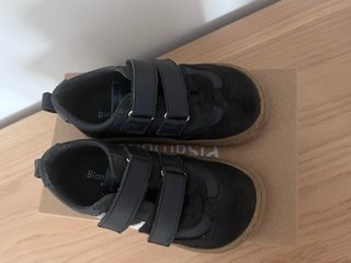 Zapatillas barefoot niño azul marino
