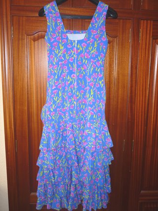 Bata flamenca floral azul y rosa,