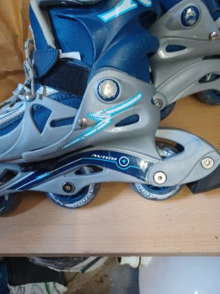 Patines en línea Avico azul y plateado