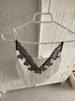 Top lencero Zara encaje negro XS. Raso
