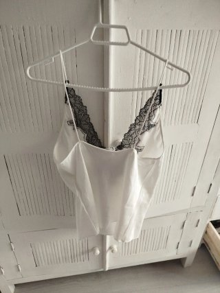 Top lencero Zara encaje negro XS. Raso