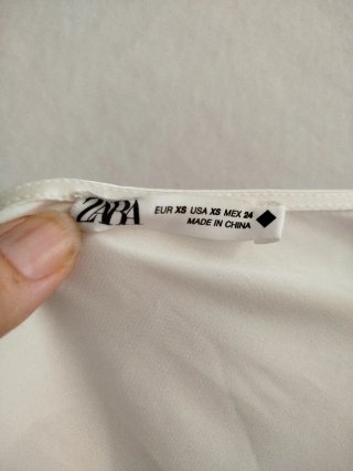 Top lencero Zara encaje negro XS. Raso