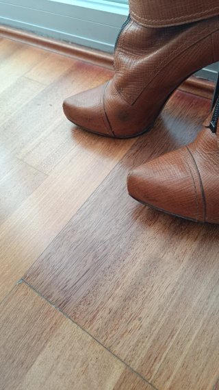 Botas altas de piel Escada marrones