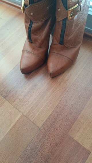 Botas altas de piel Escada marrones