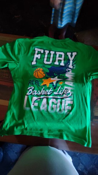 T-shirt  verde Talla XL spalla 50 lunghezza 64