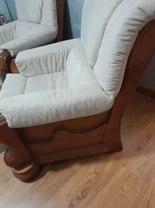 TRESILLOS :Sofá  más sillones de pino beige y marr