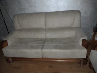 TRESILLOS :Sofá  más sillones de pino beige y marr