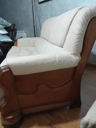 TRESILLOS :Sofá  más sillones de pino beige y marr