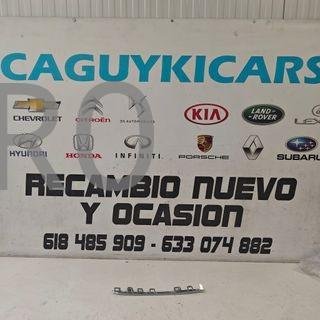 MOLDURA DERECHA RADIADOR MERCEDES CLASE C NUEVO